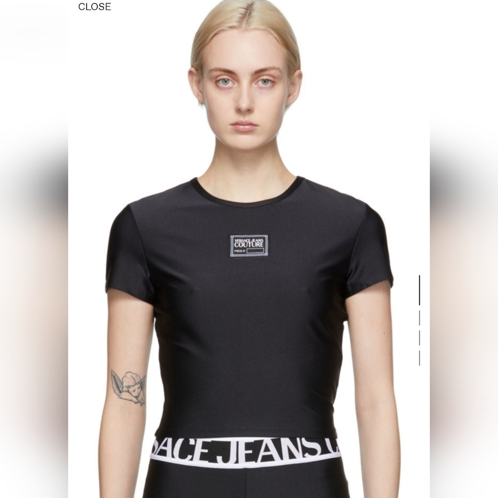 NWT Versace Jeans Couture Logo-Pached Cropped T-shirt Black US 6 Or M